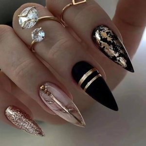 1 Press-on Nail (30 mins)