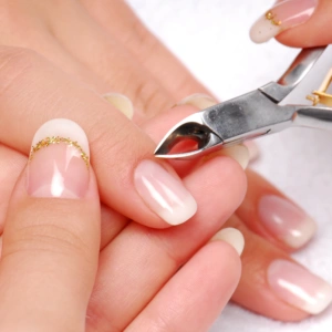 Cuticle trimming and filing (60 mins)